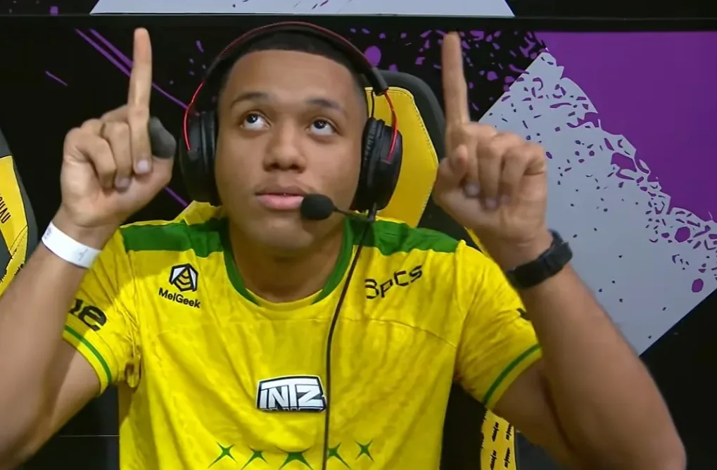 Jogador da INTZ comemora o Booyah