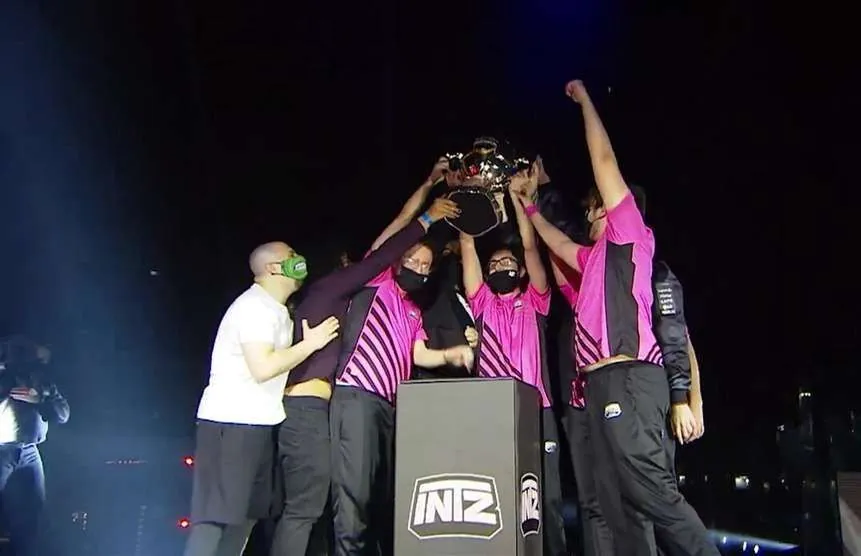 Taça no palco